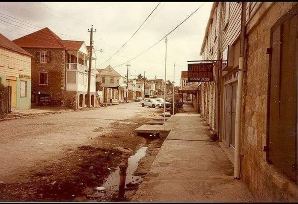 The photo shows the same building looking north on Redcliffe Street, when it housed the offices of Fraser and Smith Architects who renovated it in the 1980s.